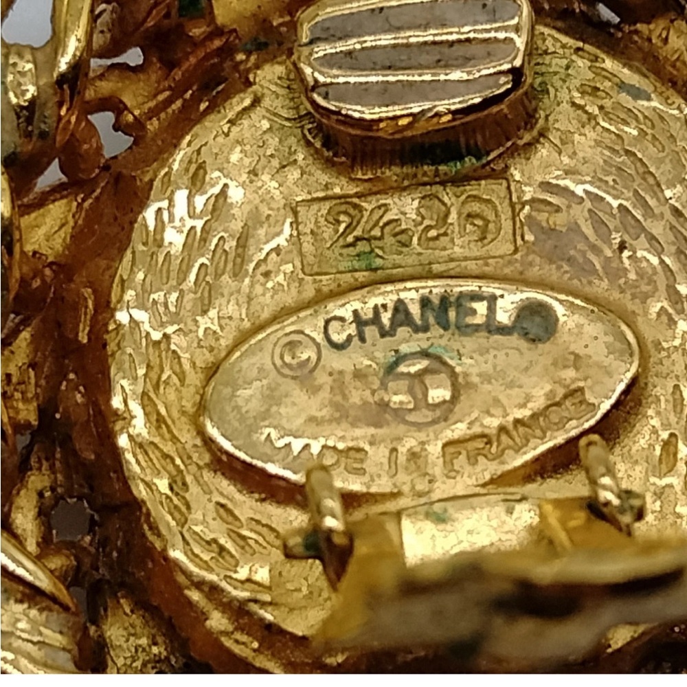 CHANEL Authentic  Gold Plated    Clip Ons Earrings-Preowned As Is Read - Picture 11 of 14